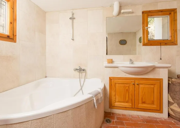 The Olive Press Bay Villa *